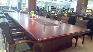 会议桌.jpg